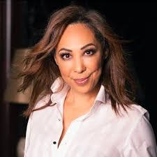 Juliet Newell's Instagram, Twitter & Facebook