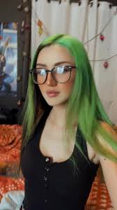 Ashlee Riley's Instagram, Twitter & Facebook