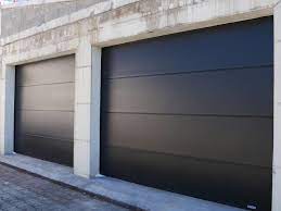 Portail et porte de garage. Portails Et Portes De Garage Sectionnelles Laterales Ou Enroulables
