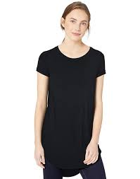 27 Best T Shirts For Women To Wear On Repeat In 2021 Glamour