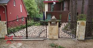 Schones Tor Mit Einem Pforte Das Besonders Fur Greta Thunberg Sehr Interessant Ist Zaune Aus Polen Pforte Zaun