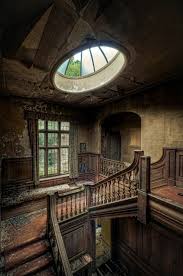 L Architecture Gothique Pour Votre Demeure Abandoned House Maison Abandonnee Lieux Mysterieux