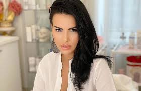 Nu a uitat de tatal lui, in memoria caruia va vorbi astazi la o emisiune de televiziune. Lavinia Pirva Si Stefan Banica Jr In Pragul Divortului Artista A Dezvaluit Totul Intr O Postare Pe Instagram