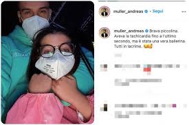 Il figlio dell'insegnante di amici ha preso le loro difese. Of8e4uc32eadtm
