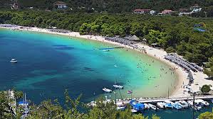 Insulele ciclade sunt muntoase si ele au format imaginea pe care o are grecia astazi in mintea insulele greciei par a fi mici zone de paradis ce plutesc peste ape cristaline, fiind imbratisate de pe viitor intentionez sa cunosc cat mai multe locuri din grecia, in special insule pentru ca aici ma simt. Pin Pa Grecia De Weekend