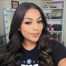 Kiara Dade's Instagram, Twitter & Facebook