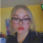 Mia Beard's Instagram, Twitter & Facebook