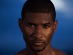 Usher ➤ Biographie : naissance, parcours, famille… 📔
