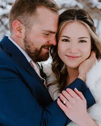 Jonathan and Sarah are married! And I think they might have gotten married 