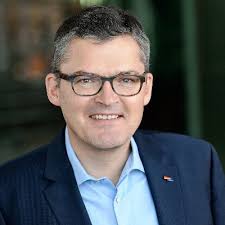 André Lang 🇺🇦📯 (@andrelang9)