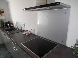 Eine Moderne Kuchenruckwand Finden Sie Bei Uns Kuche Kuchenruckwand Kuche Einrichten