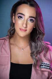 RENAÉ releases her debut single 'Head in the Clouds' -