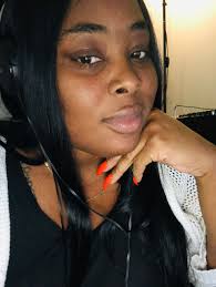 Meet Shannon Hollins