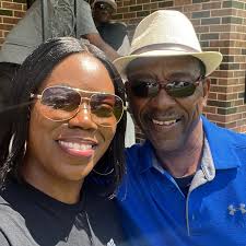 REPORT: Shawn Kemp sentenced to 30 days of home confinement, 12 months of  community custody and 240 hours of community service for firing outside  Tacoma mall in 2023. The two men he