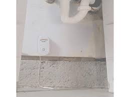 Leave home with peace of mind knowing that if a leak occurs, the zircon leak alert™ wifi smart water detector will notify you. Zircon Leak Alert X Smart Electronic Water Detector With 9 8 Cable Email Audio Visual Alerts Battery Included 70745 Newegg Com