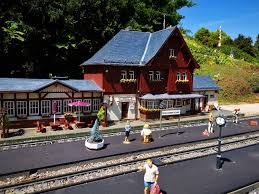 im miniaturenpark kleiner harz in wernigerode foto bernd kluth wendtundkuehn fotoaktion weltenbummler globetrotter weltenbummler reisen wendt kuhn