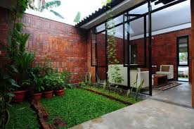 Denah rumah sederhana type 60: 10 Desain Taman Dalam Rumah Yang Menarik Dijabodetabek