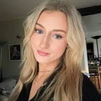 Elena Chamberlain's Instagram, Twitter & Facebook