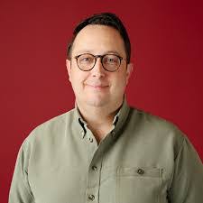 Lenore Beck's Instagram, Twitter & Facebook