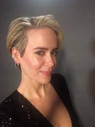 This Is How Sarah Paulson Really Felt About Playing Sally Mckenna And Marcia Clark At The Same Time Sarah Paulson Sarah Short Hair Styles