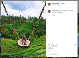 Ada 1 bukit yang harus anda daki sebelum bisa menaiki ayunan satu ini. Tempat Wisata Ayunan Di Bali Paling Instagenic Favorit Turis
