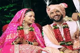 Punit pathak has tied the knot with fiancee nidhi moony singh and good friends haarsh limbachiyaa and bharti singh shared videos with fans on their instagram accounts. Kxb9g1xpgy Ijm