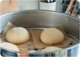 Gedampfte Germknodel Dampfnudeln Dampfnudeln Rezept Dampfnudeln Fingerfood Rezepte Schnell