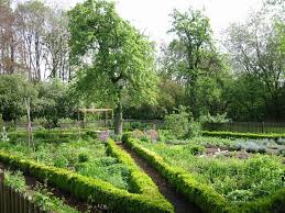 Der garten im juni wirkt perfekt. Garten Wissen Vhs Biogarten Thurner Hof