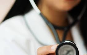 Del total de los médicos que hay en méxico, el 79 % por ciento trabaja en la zona urbana en tanto que el 2.3 % por ciento labora en localidades rurales. Mexico Celebra El Dia Del Medico 2017 Compromiso Constante En La Atencion Medica Mentepost