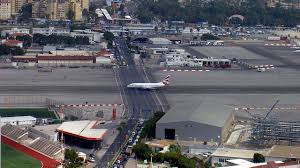 Selon plusieurs sources, la panne serait due à la rupture d'une ligne électrique à l'occasion d'un chantier de construction et un incendie à proximité. Video Aeronautique Daocheng Yading L Aeroport Le Plus Haut Du Monde Transport Aerien Aeronewstv