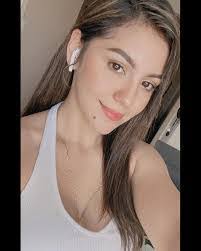 Elissa Aguilar's Instagram, Twitter & Facebook