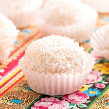 Boules Au Chocolat Blanc Et Noix De Coco Recette Boule Chocolat Chocolat Blanc Gateau Boule
