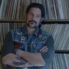 With some fine editing by fabienne bouville and yaniv dabach, kijak successfully keeps the two plot strands in parallel, allowing them to have their own distinct vibes and rhythms, while sustaining our engagement in both. Based On 1980s Legend Shoplifters Of The World Is A Heartfelt Coming Of Age Drama The Spokesman Review