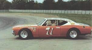 Calling all nascar cup series nascar, racing fans! Bobby Dragon At Catamount Stadium C 1975 Old Race Cars Sports Car Racing Stock Car Racing