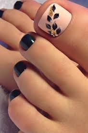 A lace themed toenail art design. Nail Designs For Truly Fashionable Chicks Who Follow The Trends