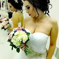 Svatebni uces jak si vybrat ten nejkrasnejsi beremese cz. Krasna Terezka Venesis Trebic Jedinecny Svatebni Salon Facebook