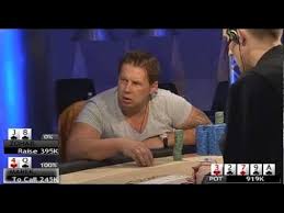 Marek Blasko From Slovakia Makes An Impressive Queen High Call At The Final Table Of The 1 600 Gcop Main Event At King S Casino R The Incredibles Casino Queen
