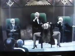 Masonii nu depun mărturie unul împotriva celuilalt. Scene Incredibile In Timpul Unei Ceremonii Masonice Imagini Dintr Un Ritual Secret Youtube