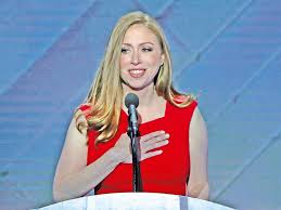 ويشكو من قيام تشيلسي كلينتون بإجراء تحقيق داخلي بخصوص أموال مؤسسة كلينتون ولم يتضح السبب وراء تحقيق تشيلسي كلينتون في مؤسسة عائلتها ومعاملاتها المالية. Ø¬Ø±ÙŠØ¯Ø© Ø§Ù„Ø¬Ø±ÙŠØ¯Ø© Ø§Ù„ÙƒÙˆÙŠØªÙŠØ© ØªØ´ÙŠÙ„Ø³ÙŠ ÙƒÙ„ÙŠÙ†ØªÙˆÙ† Ø§Ù„Ø±Ø¦ÙŠØ³ Ø¯ÙˆÙ†Ø§Ù„Ø¯ ØªØ±Ø§Ù…Ø¨ ÙŠØ¯Ù… Ø± Ø¬ÙˆÙ‡Ø± Ø§Ù„Ù‡ÙˆÙŠØ© Ø§Ù„Ø£Ù…ÙŠØ±ÙƒÙŠ Ø©