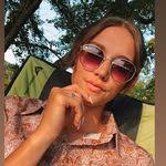 Melinda Hostetler's Instagram, Twitter & Facebook
