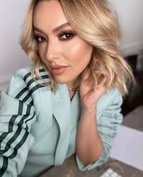 Born and raised in belgium, her family is of lezg. Son Dakika Hadise Ye Bir Sok Da Mahkemeden Hadise Yasak Ask Haberlerine Erisim Engeli Talep Etmisti Son Dakika Magazin Haberleri