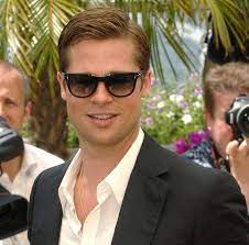 Brad Pitt S Hair Evolution Brad Pitt Mens Hairstyles Popular Mens Hairstyles