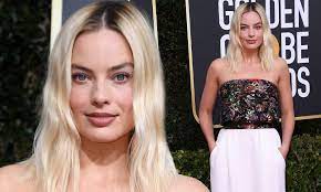 We did not find results for: Golden Globes 2020 Margot Robbie Dazzles On The Red Carpet In La Daily Mail Online