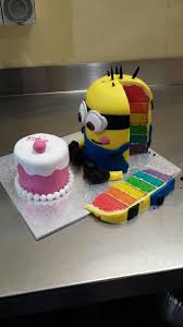 Rainbow Cake Minion Rainbow Cake Les Creations Bluffantes De Pinterest Elle A Table Gateau Minion Idee Gateau Gateau Rigolo