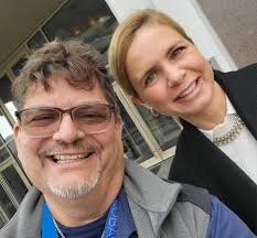 Mariana Van Zeller is one of the bravest, craziest, relentless, smart,  relatable reporters I've seen in a while. She is the host of @natgeo  "Trafficked with Mariana Van Zeller" where she runs