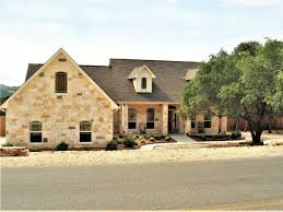Hausratversicherungkosten cool hill country modern by jauregui fresh air in the texas hill country harper hill country living room with southwestern texas charm Exteriors Rjs Custom Homes Texas Hill Country Custom Homes