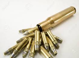 D e s c r i p t i o n abridores de botellas de calibre 50 hechos a mano por veteranos militares. Carcasa De Calibre 50 De Una Bala Capaz De Veintidos 15 Rondas De Explotacion Fotos Retratos Imagenes Y Fotografia De Archivo Libres De Derecho Image 9108438