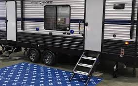 Let's start things off with one of the best outdoor carpets currently available: 10 Best Rv Outdoor Rugs Patio Mats Of 2021 Rving Know How
