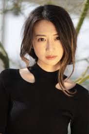 Leila Collier's Instagram, Twitter & Facebook