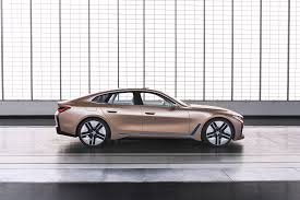 The bmw flexible fast charger for home use, the charging cable (mode 3) for public charging, and the bmw charging card for access to the public charging network are included with purchase. Der Bmw I4 Elektro Kraftfahrzeuge
